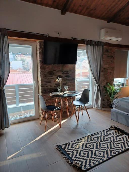Luxury Apartment With Balcony Мітіліні Екстер'єр фото